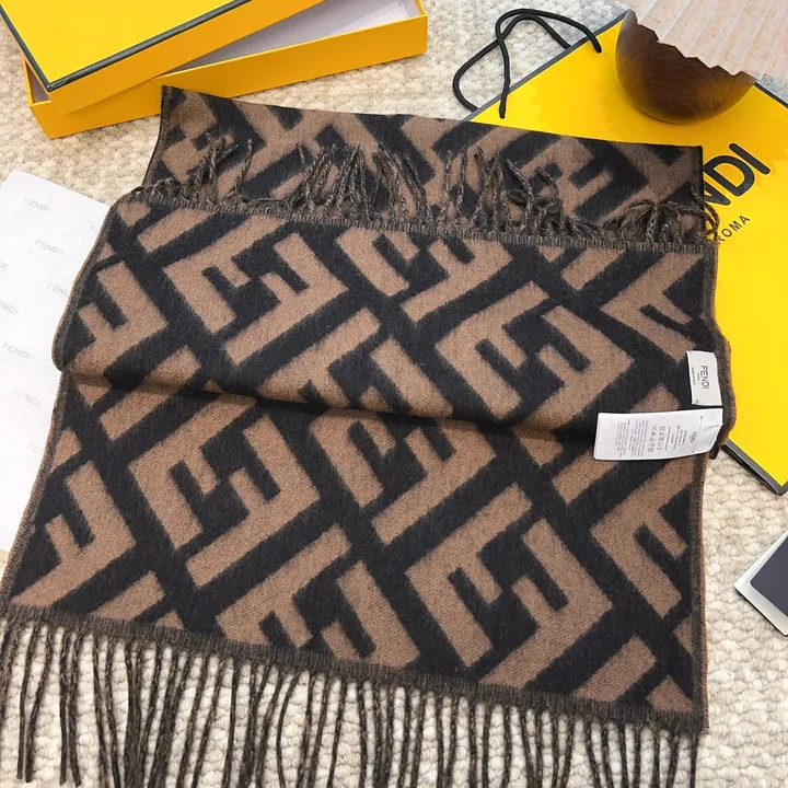 スーパーコピー フェンディ マフラー