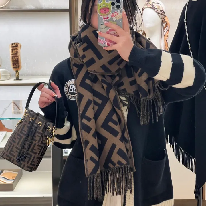 スーパーコピー フェンディ マフラー