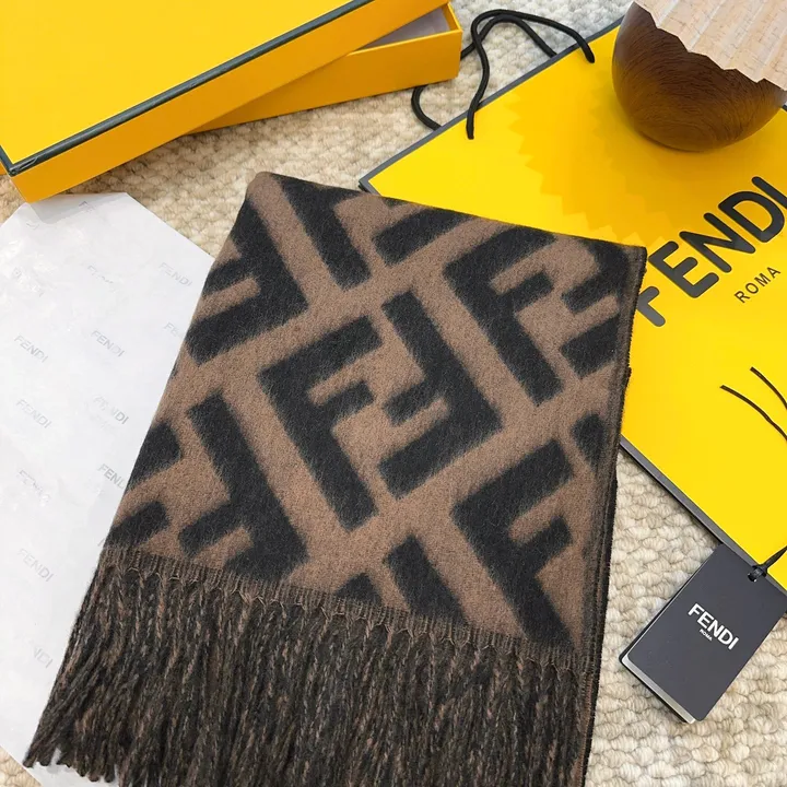 スーパーコピー フェンディ マフラー