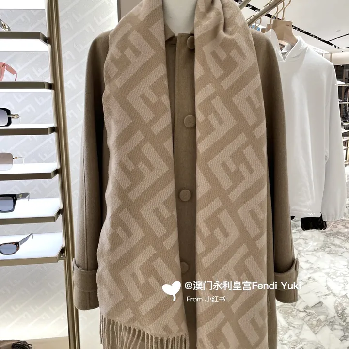 スーパーコピー フェンディ マフラー