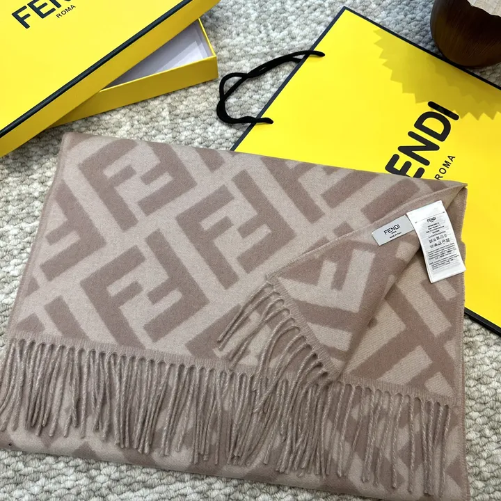 スーパーコピー フェンディ マフラー