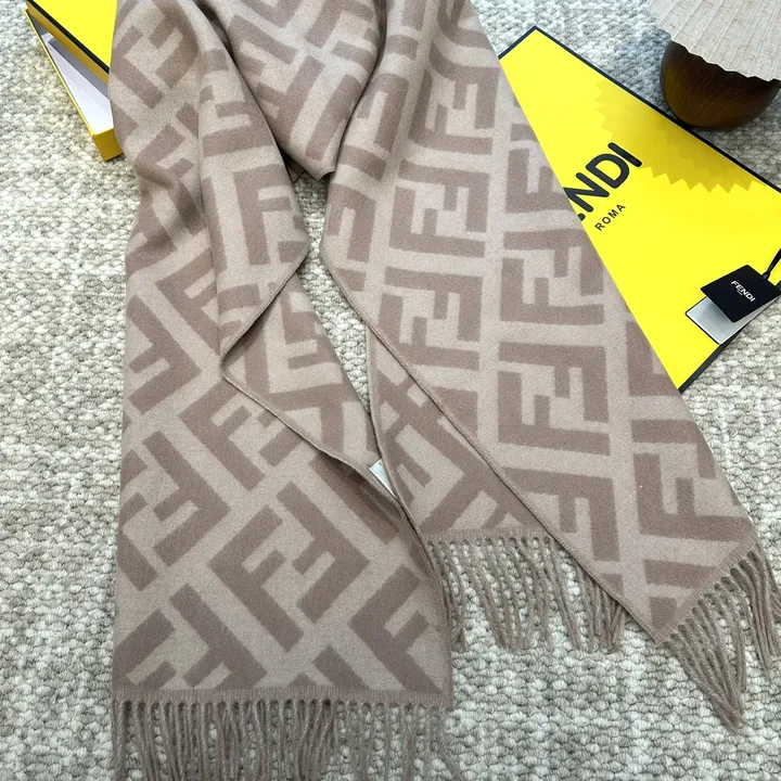 スーパーコピー フェンディ マフラー