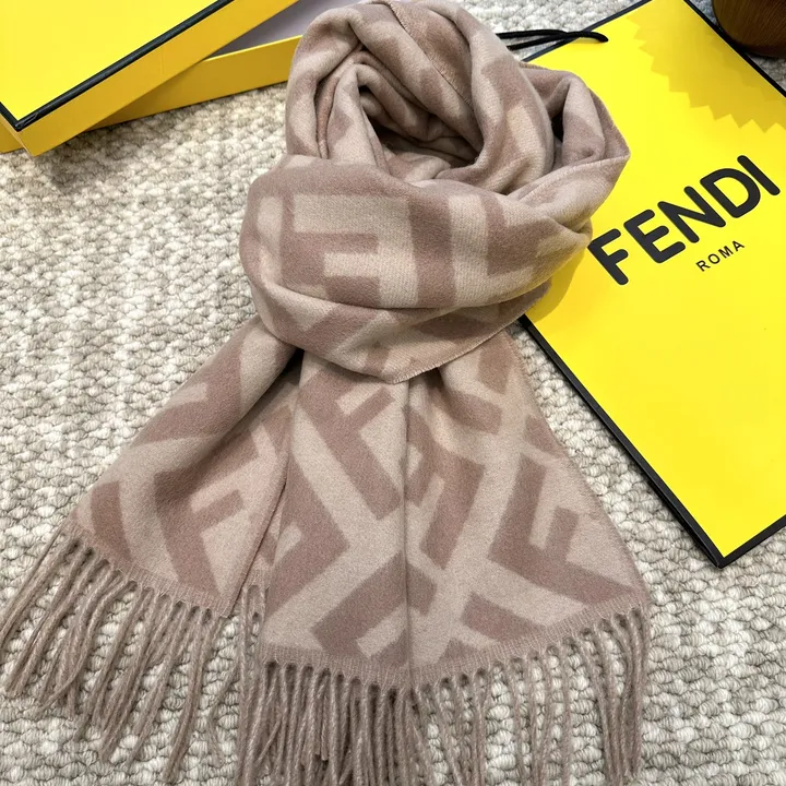 スーパーコピー フェンディ マフラー