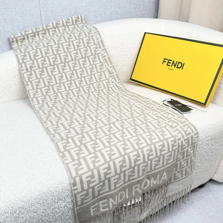 スーパーコピー フェンディ マフラー