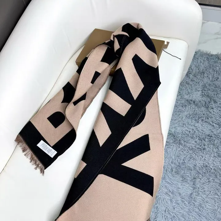 スーパーコピー バーバリー ス マフラー