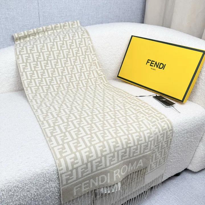 スーパーコピー フェンディ マフラー