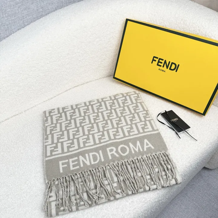 スーパーコピー フェンディ マフラー