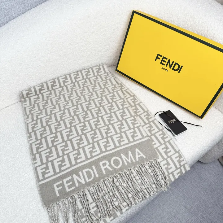 スーパーコピー フェンディ マフラー