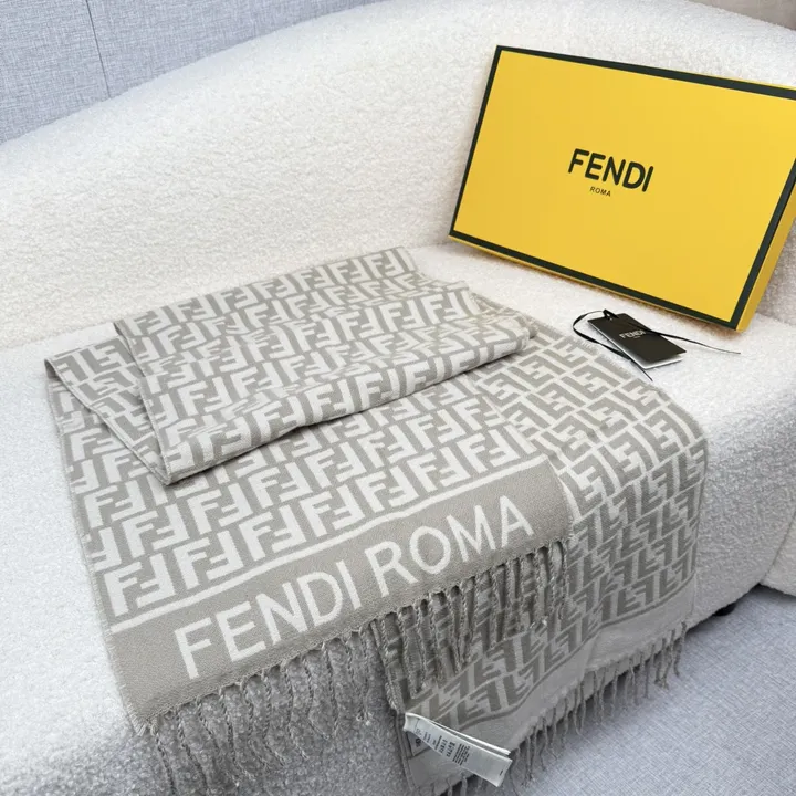 スーパーコピー フェンディ マフラー