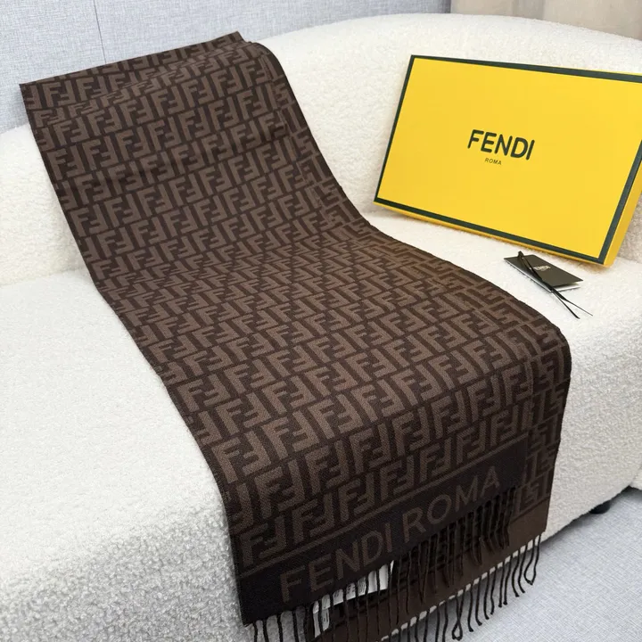 スーパーコピー フェンディ マフラー