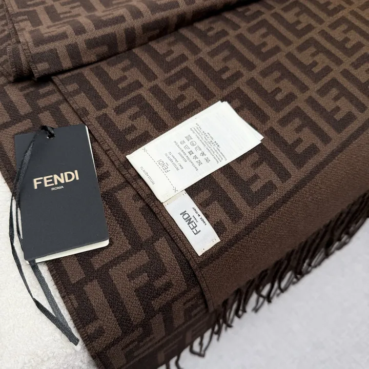 スーパーコピー フェンディ マフラー