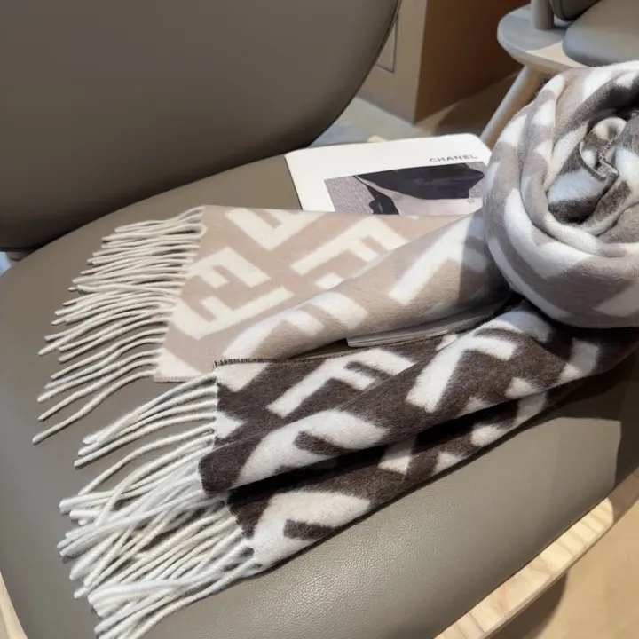 スーパーコピー フェンディ マフラー