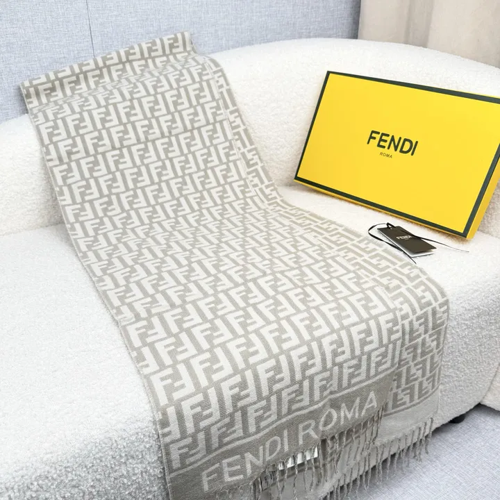 スーパーコピー フェンディ マフラー