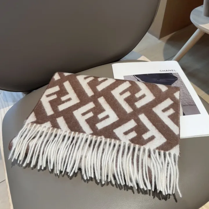 スーパーコピー フェンディ マフラー