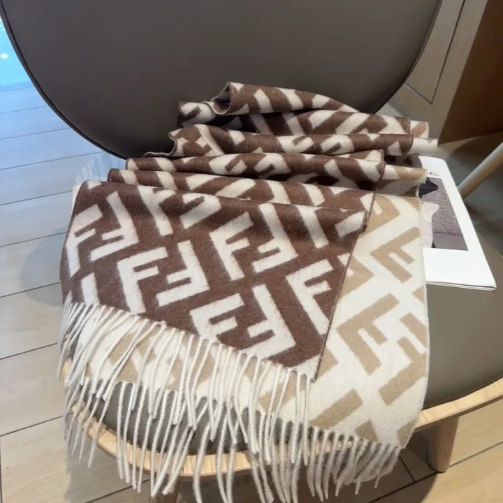 スーパーコピー フェンディ マフラー