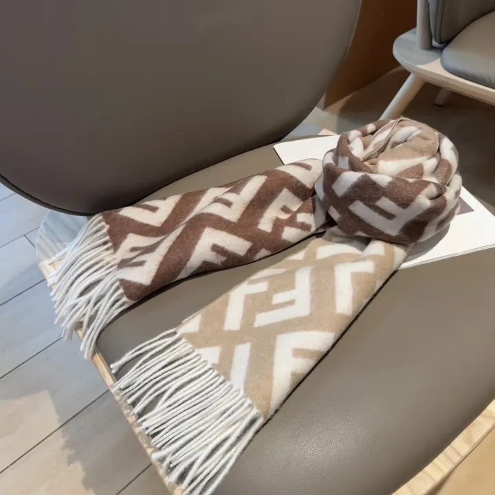 スーパーコピー フェンディ マフラー