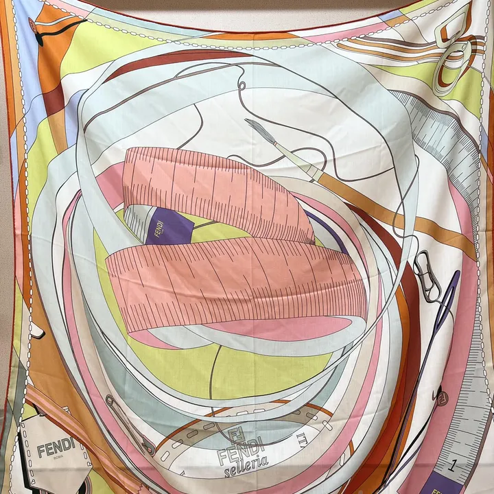 スーパーコピー フェンディ マフラー