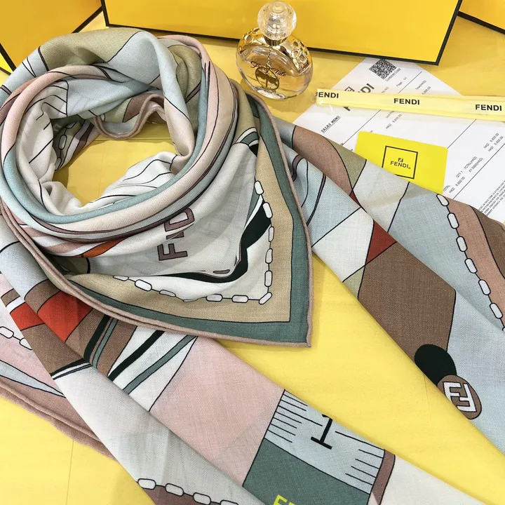 スーパーコピー フェンディ マフラー