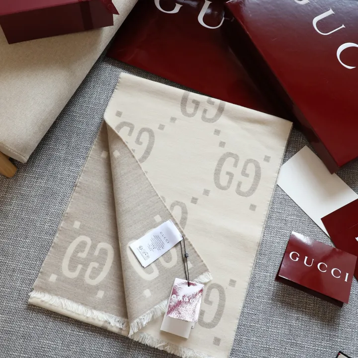 スーパーコピー グッチ マフラー