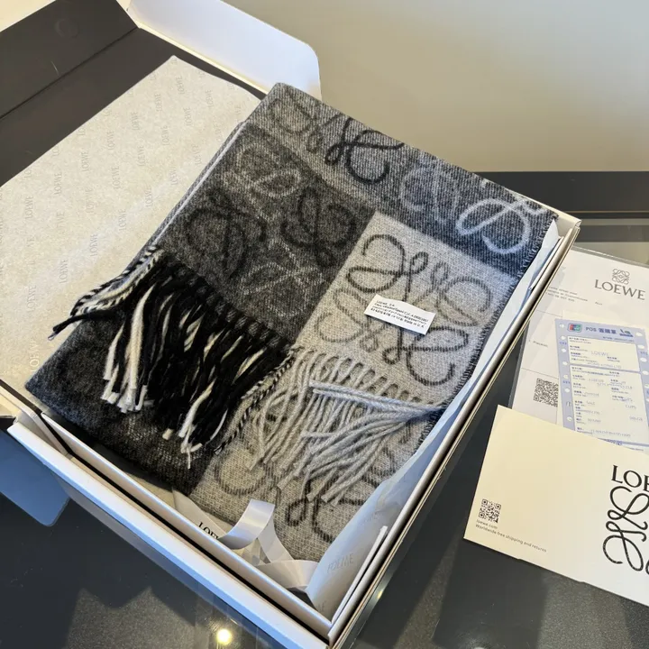 スーパーコピー ロエベ マフラー