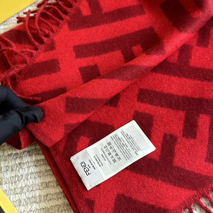 スーパーコピー フェンディ マフラー