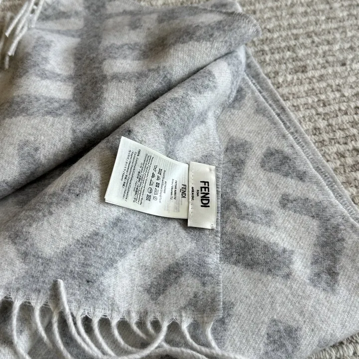 スーパーコピー フェンディ マフラー