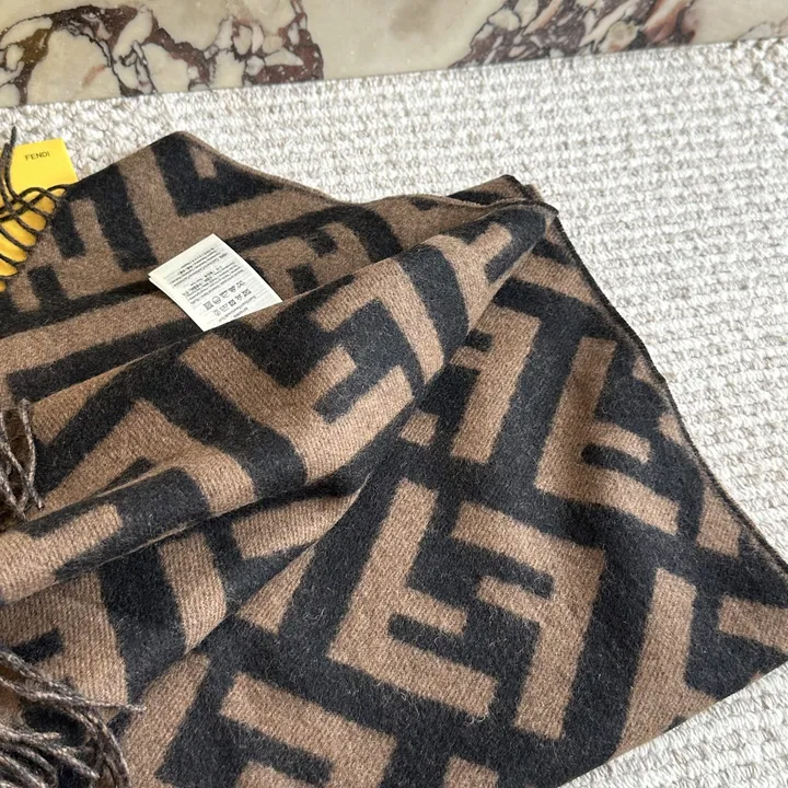 スーパーコピー フェンディ マフラー