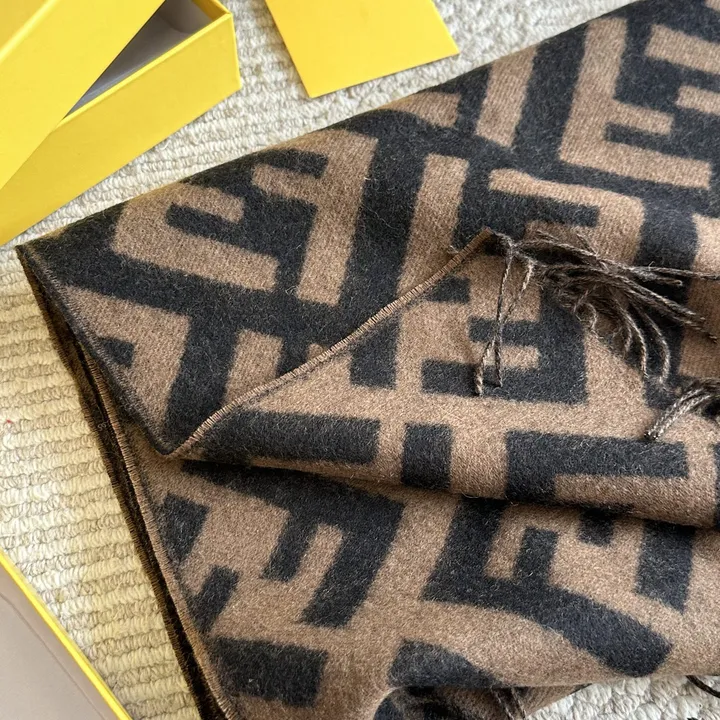 スーパーコピー フェンディ マフラー