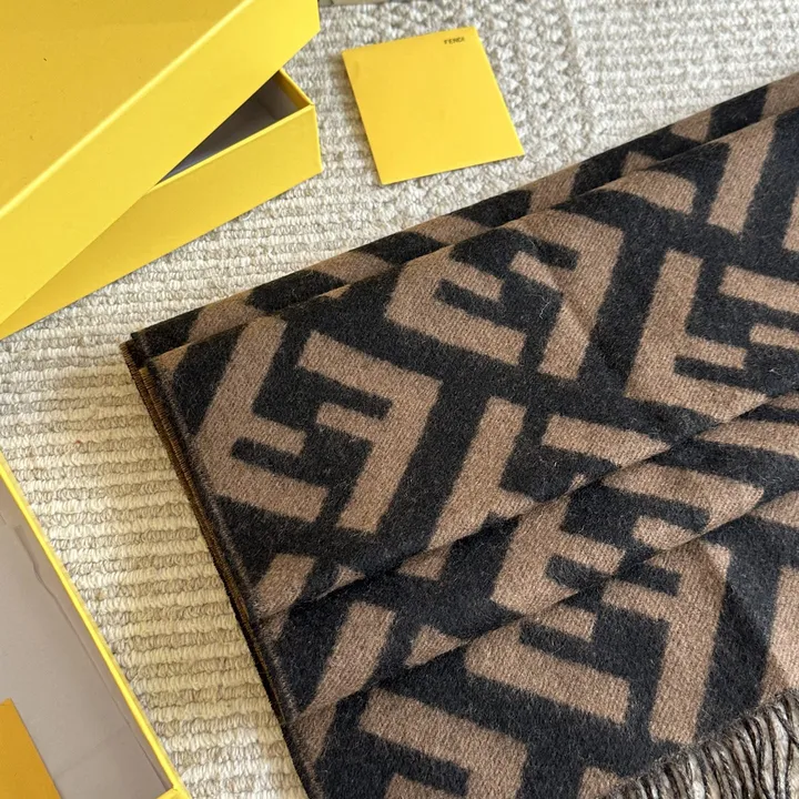 スーパーコピー フェンディ マフラー