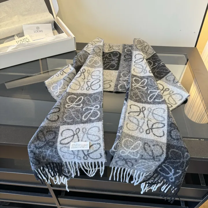 スーパーコピー ロエベ マフラー