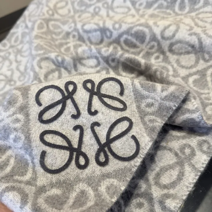 スーパーコピー ロエベ マフラー