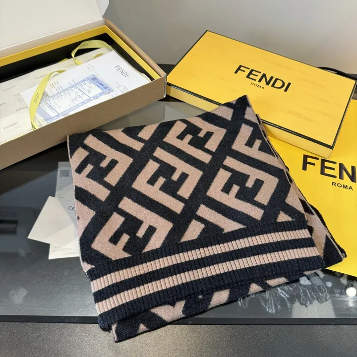 スーパーコピー フェンディ マフラー