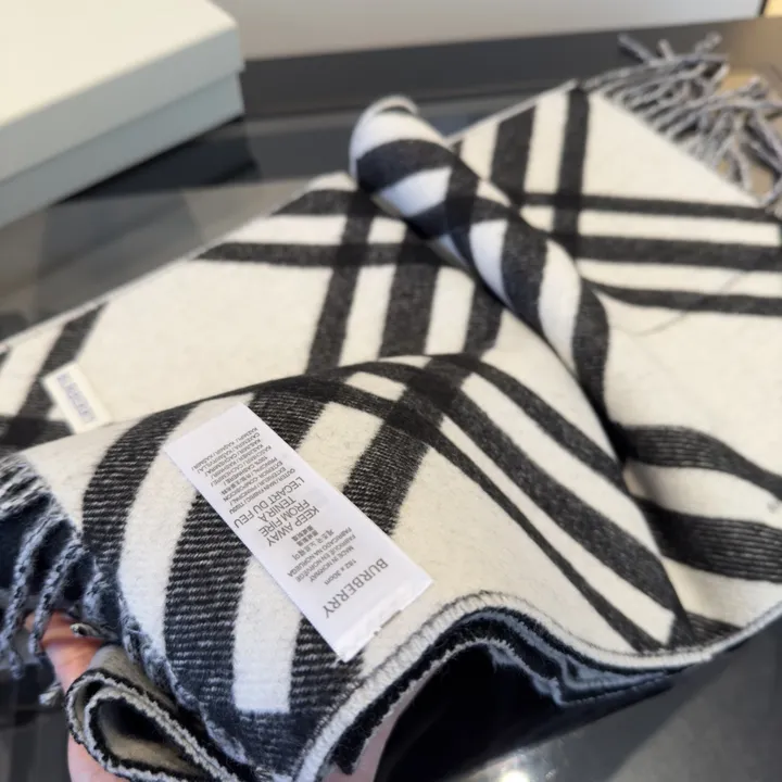 スーパーコピー バーバリー ス マフラー