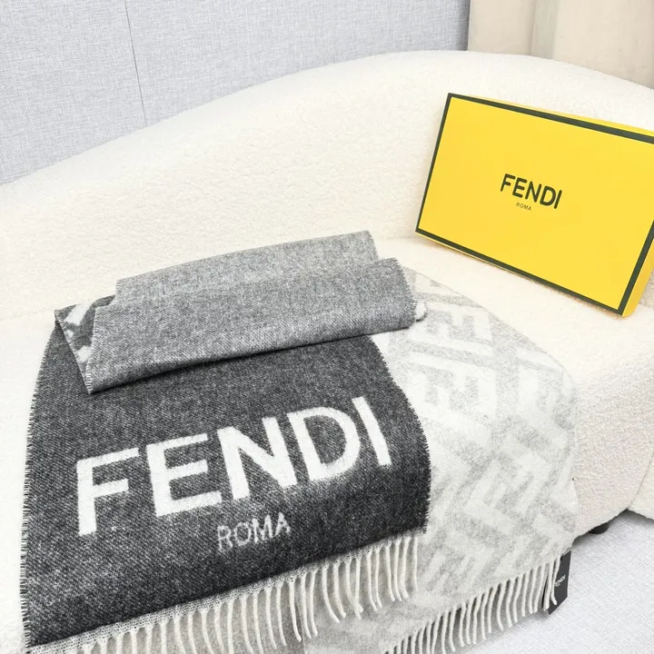 スーパーコピー フェンディ マフラー