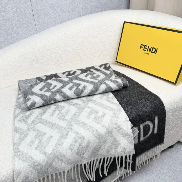 スーパーコピー フェンディ マフラー