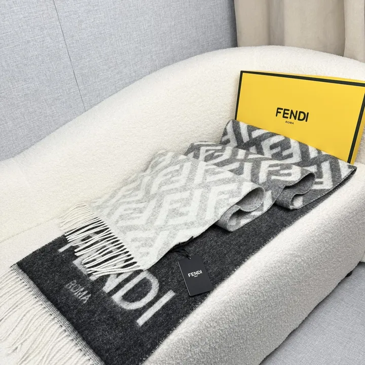 スーパーコピー フェンディ マフラー