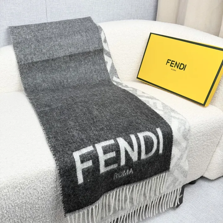 スーパーコピー フェンディ マフラー