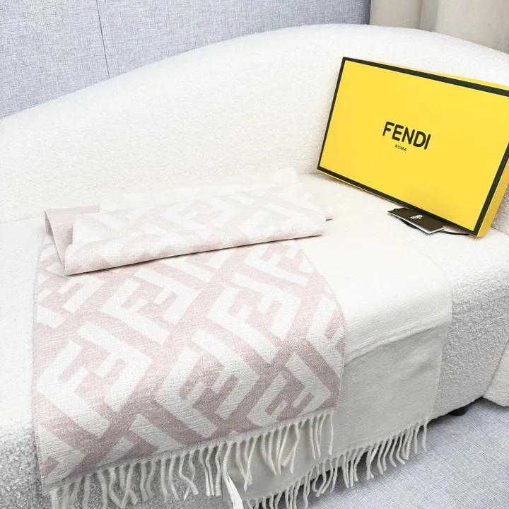 スーパーコピー フェンディ マフラー