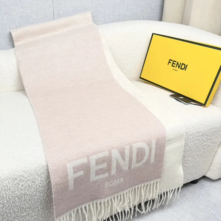 スーパーコピー フェンディ マフラー