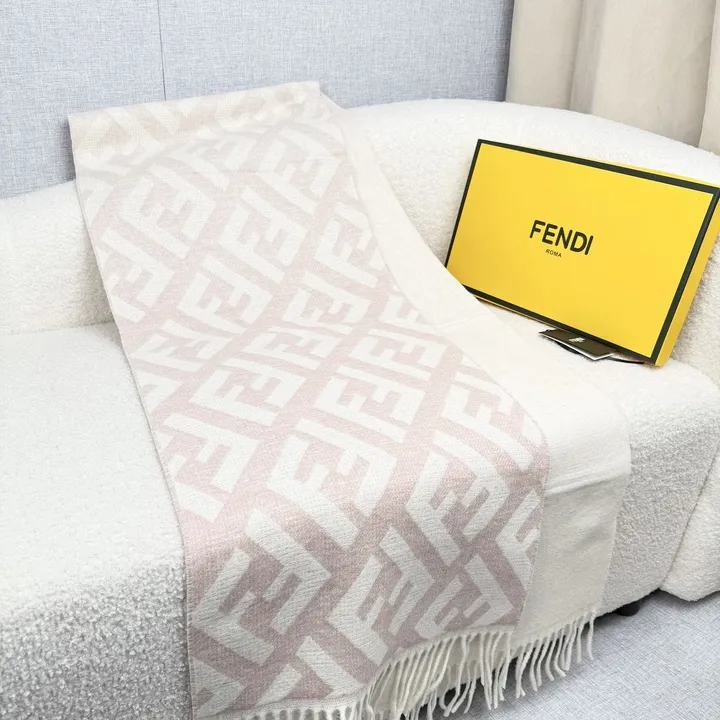 スーパーコピー フェンディ マフラー