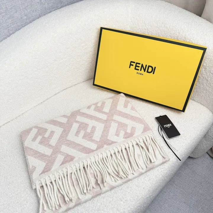 スーパーコピー フェンディ マフラー