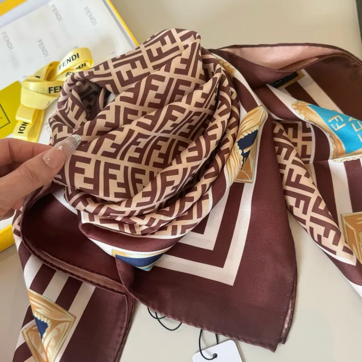 スーパーコピー フェンディ マフラー