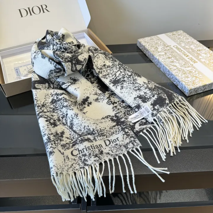 スーパーコピー ディオール マフラー