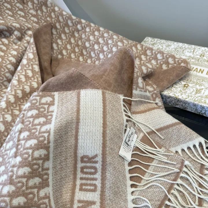 スーパーコピー ディオール マフラー