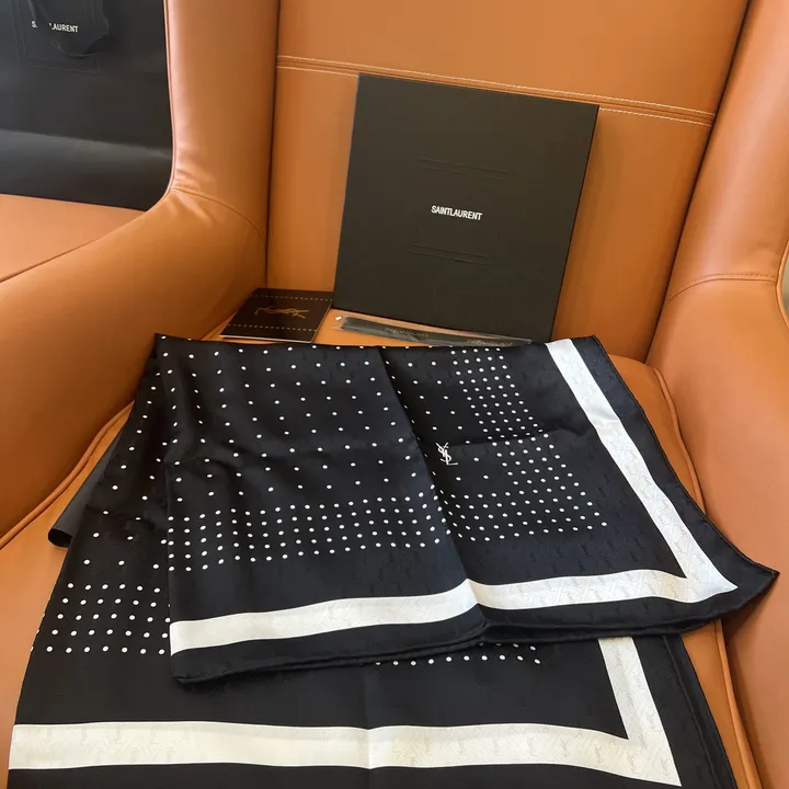 スーパーコピー バレンシアガ マフラー