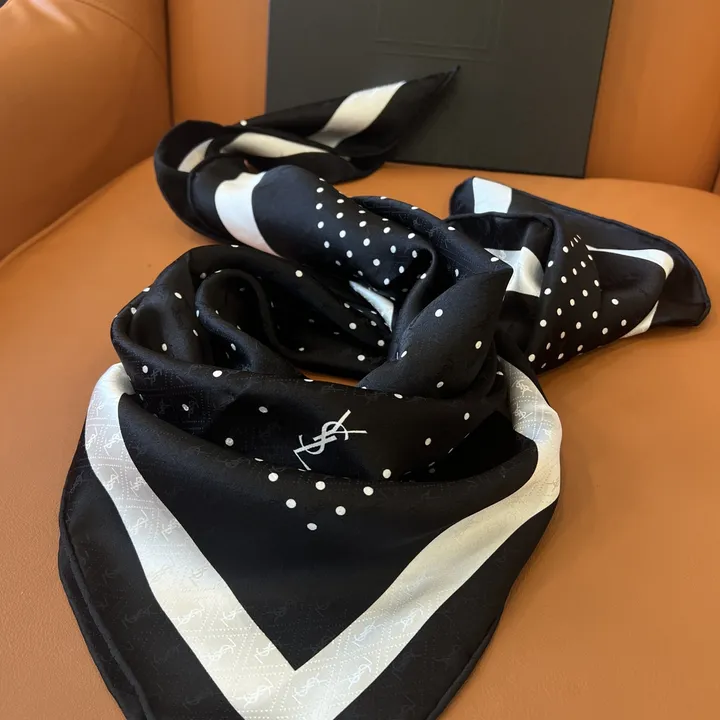 スーパーコピー バレンシアガ マフラー