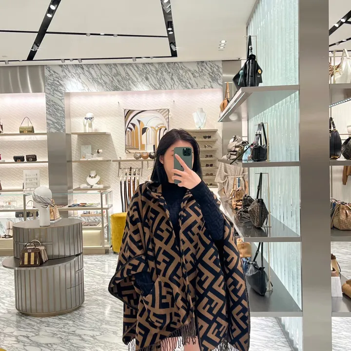 スーパーコピー フェンディ マフラー