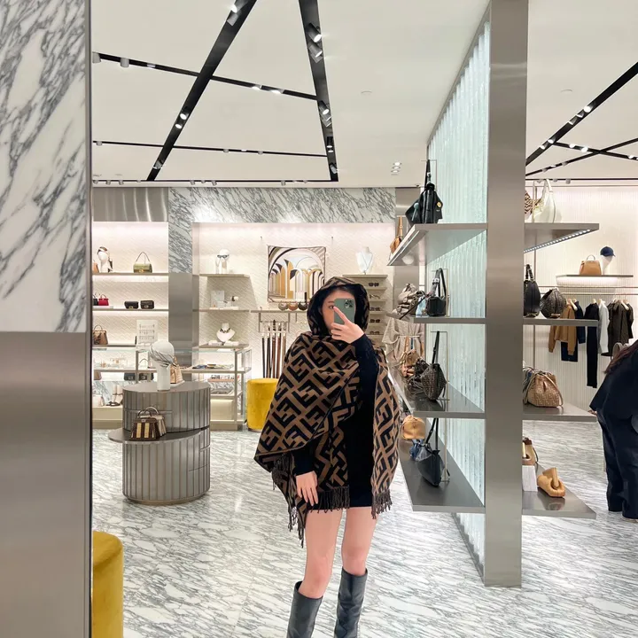 スーパーコピー フェンディ マフラー