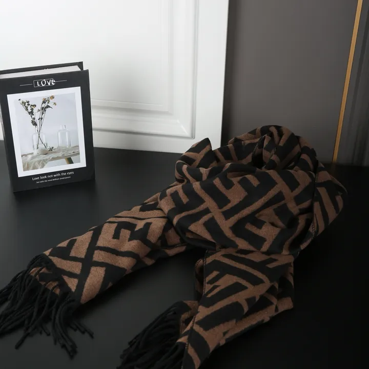 スーパーコピー フェンディ マフラー