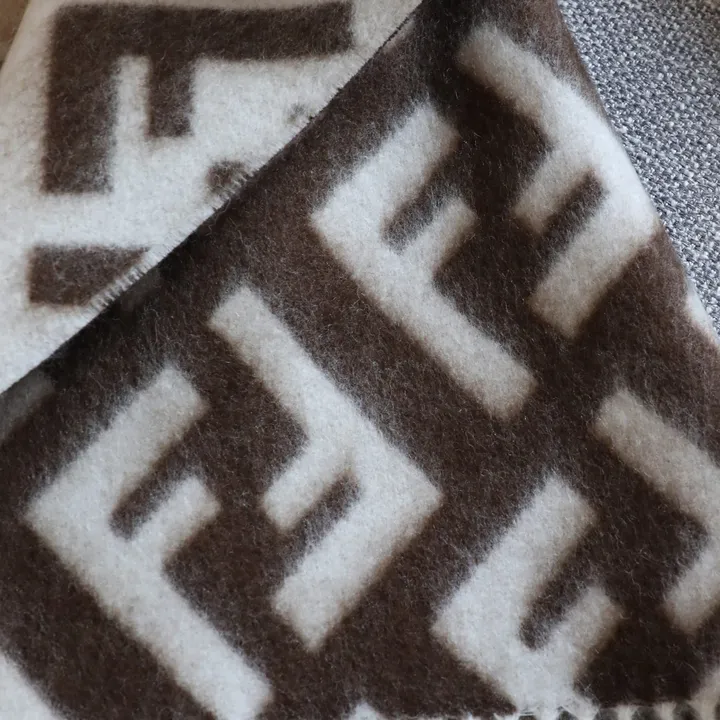 スーパーコピー フェンディ マフラー